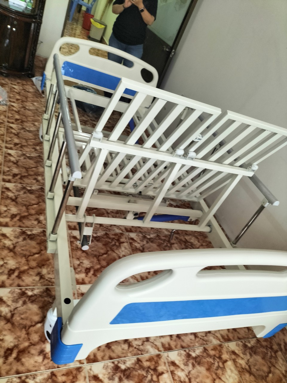 Giường y tế cho người già