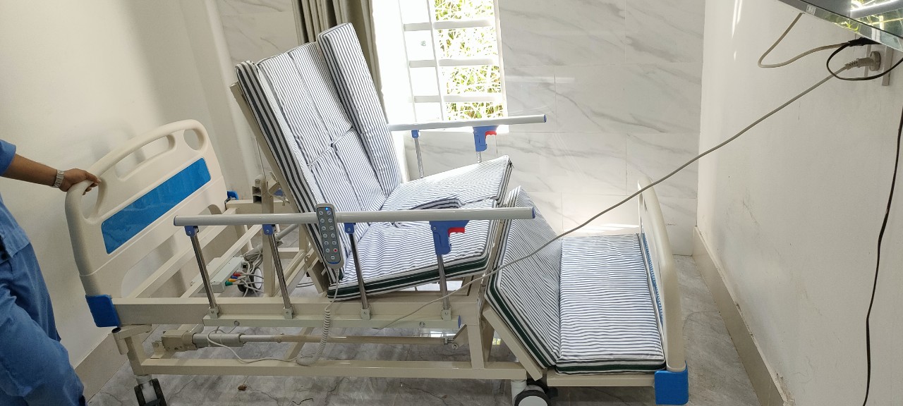 Giường bệnh đa năng