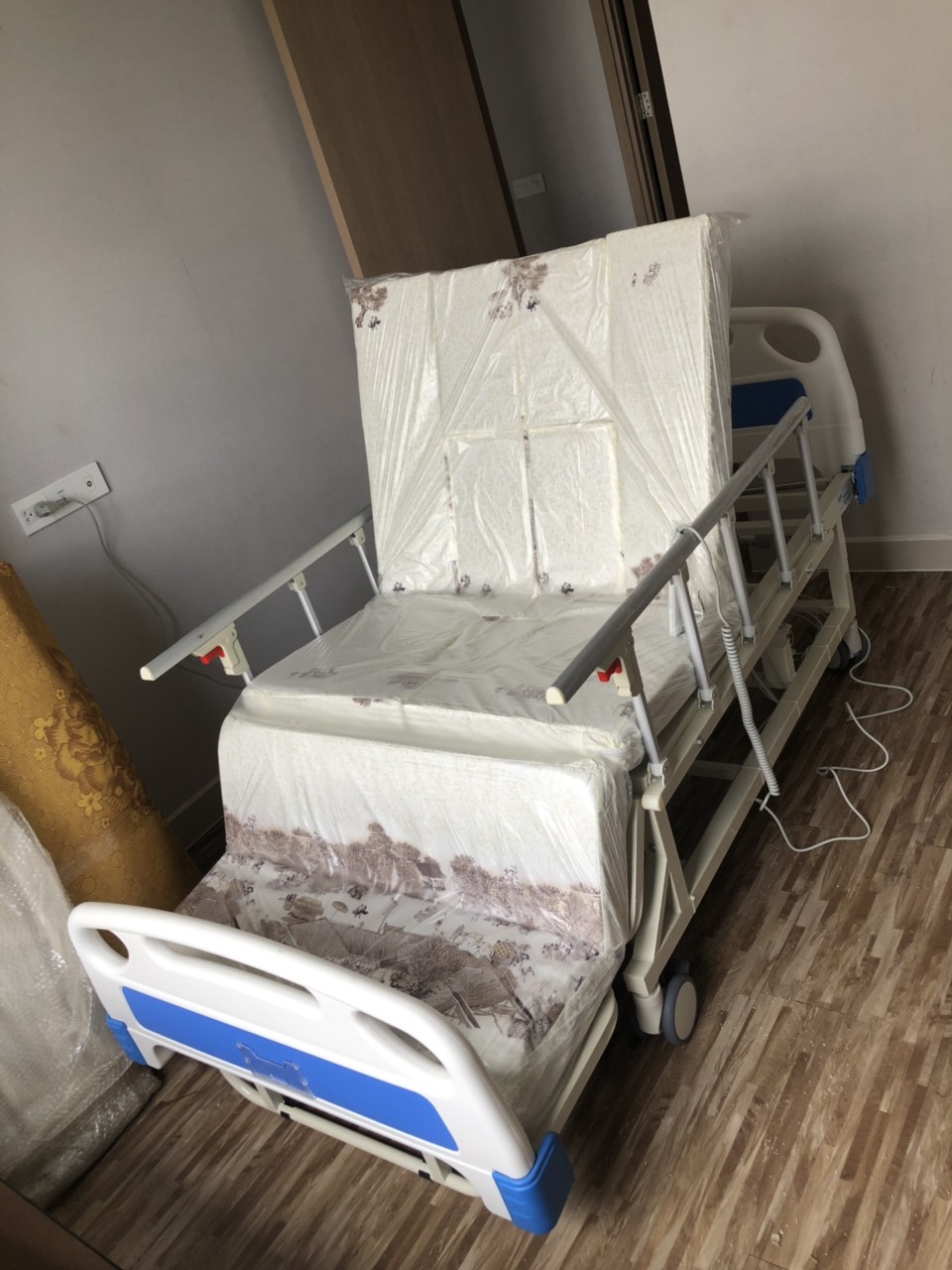 Giường điện lucass Gb-T5D